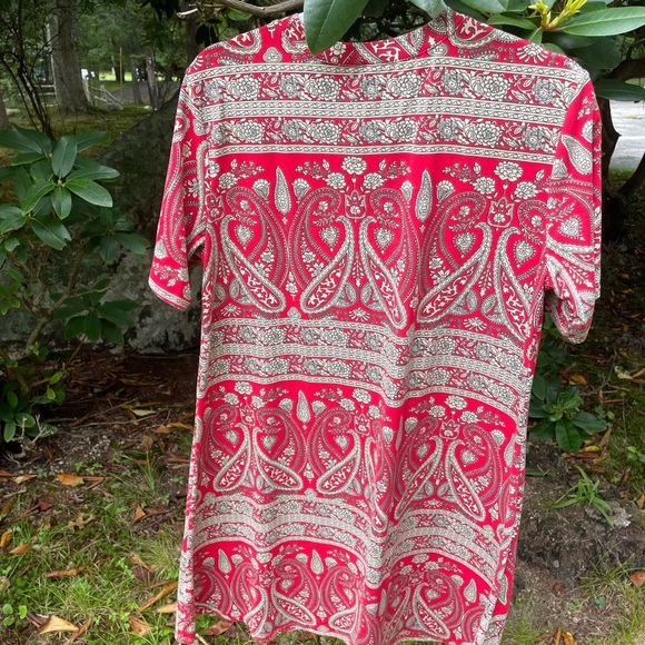 Pretty soft print short sleeve dress. Machine wash .Size XL never worn. - Picture 2 of 2